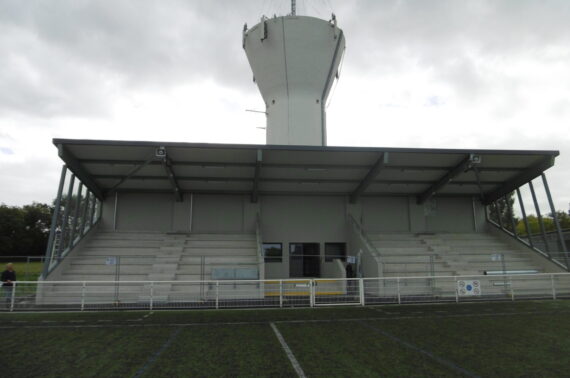 Tribunes du stade Marcel Gouedard à Plérin