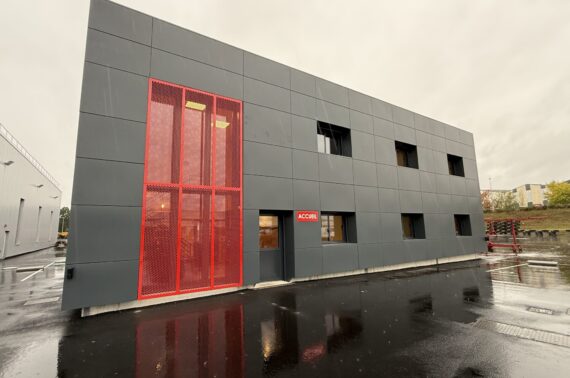 Construction d’un bâtiment de bureaux en extension d’un bâtiment industriel existant